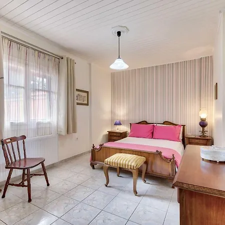 Apartment Ina Kalamákion